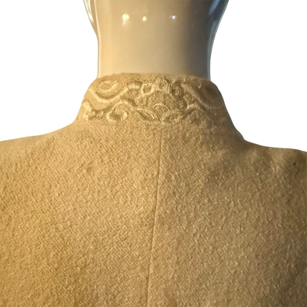 Escada Cream Floral Embroidered Blazer - Picture 3 of 6